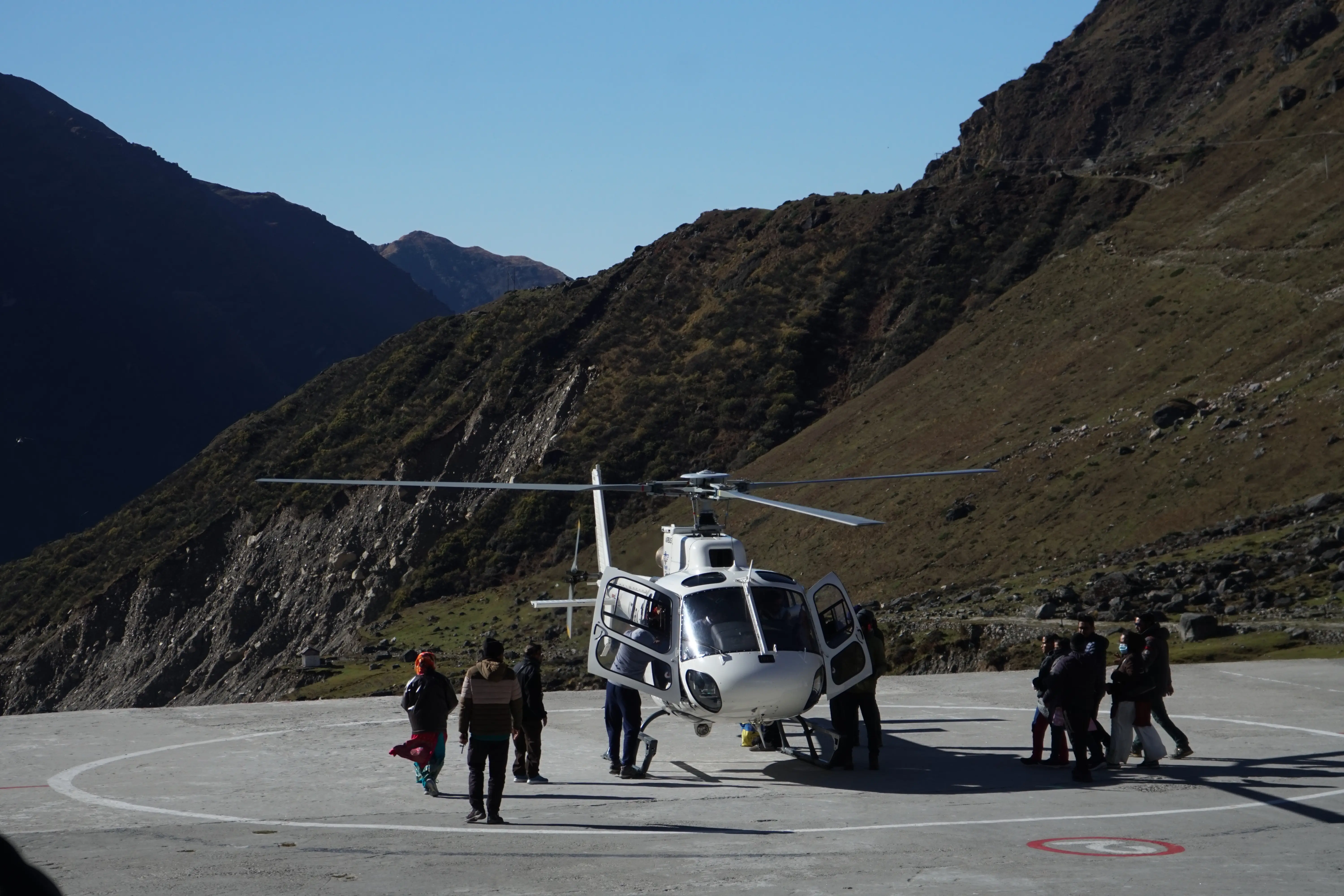 Badrinath Yatra By Helicopter package image
